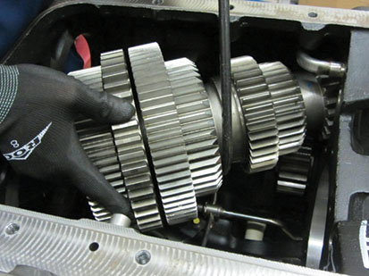 _Graphics/Web/TRSM0970_Main Case Counter Shaft Installation 2.jpg